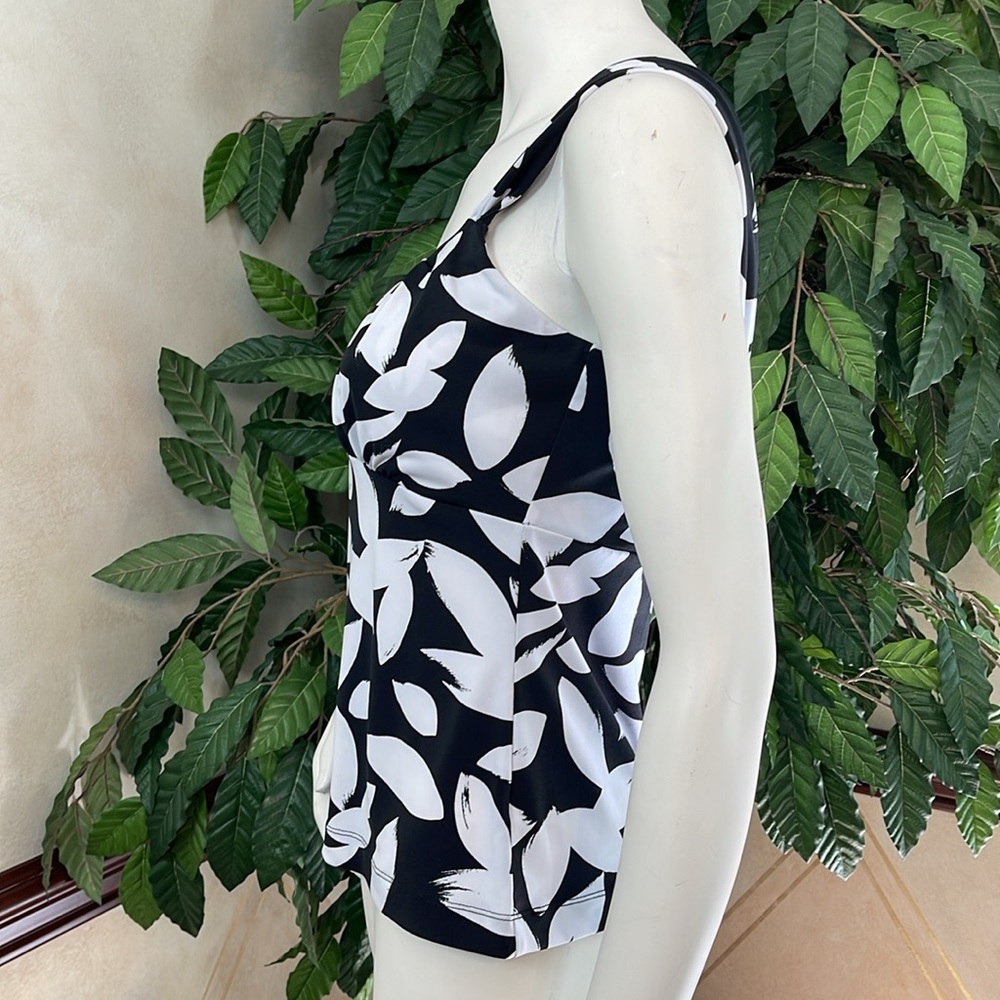 WHBM LEAF PRINT TOP - Picture 5 of 9